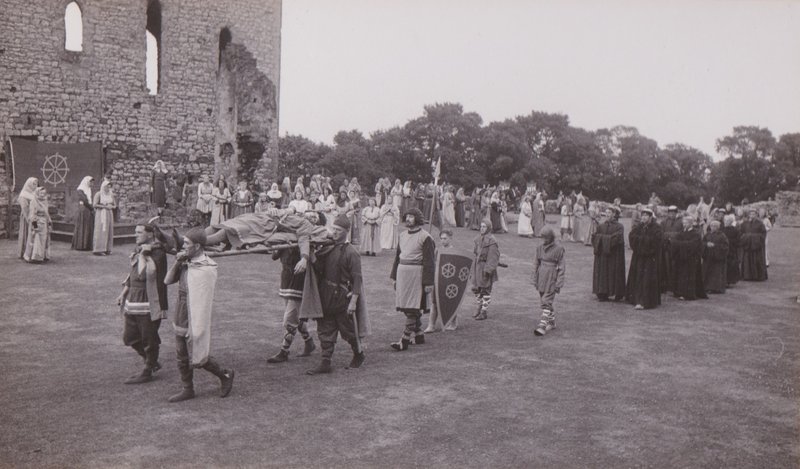 Helmsley 1951 - Yougn Walter's body borne on a stretcher